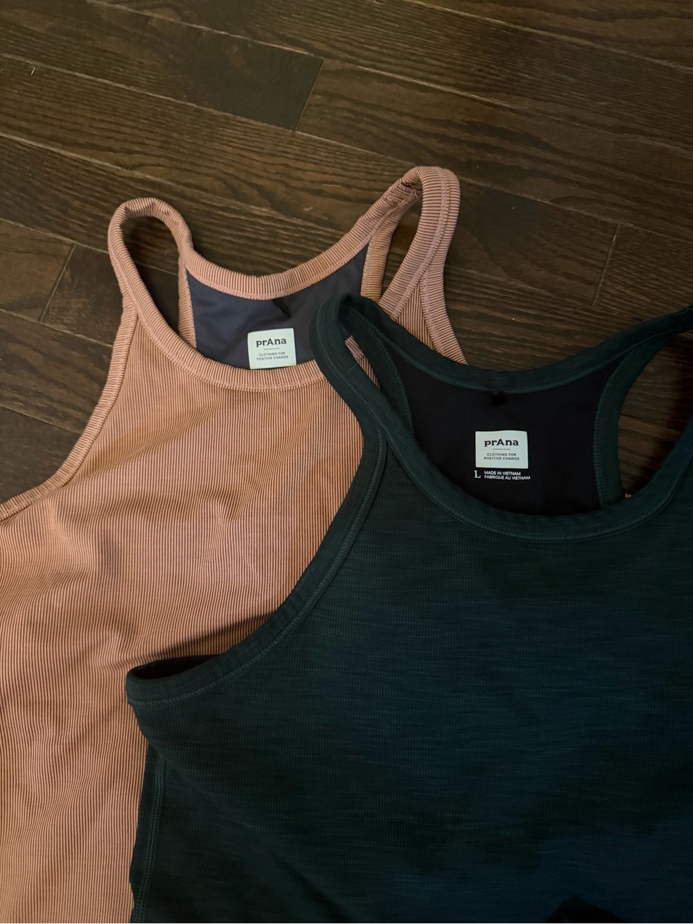 prAna Women’s Becksah set bundle —Peach and Hunter Green, size L
